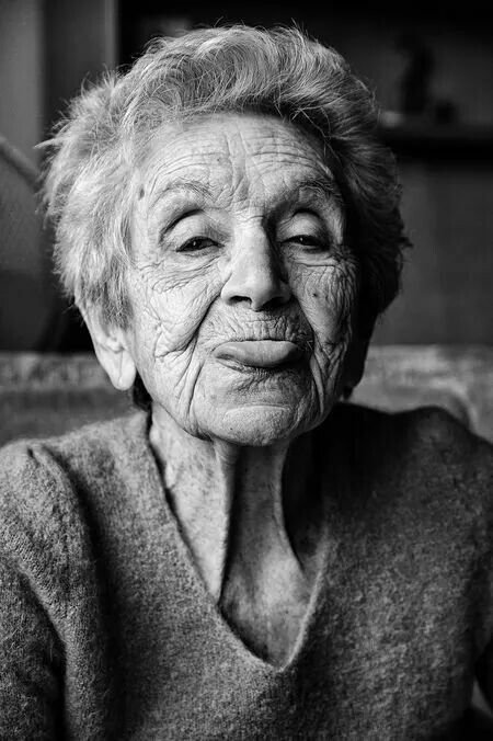 Hange Zoes Age In Chainsaw Man Is Undetermined